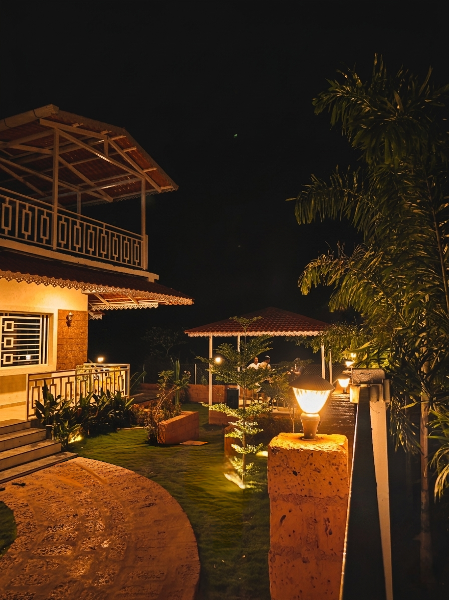 Infinity swimming pool villa Amba